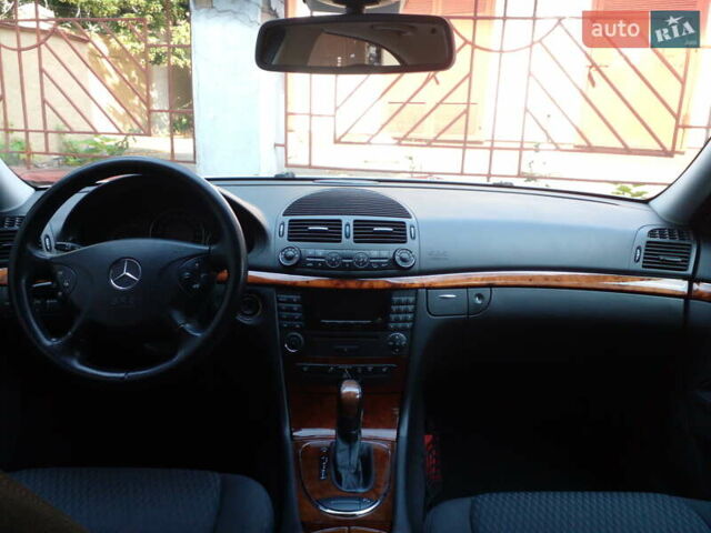 Серый Мерседес Е-Класс, объемом двигателя 1.8 л и пробегом 269 тыс. км за 11200 $, фото 1 на Automoto.ua