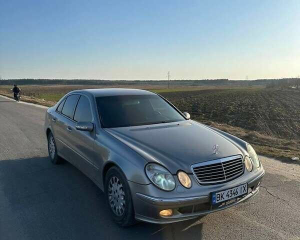 Сірий Мерседес Е-Клас, об'ємом двигуна 3.2 л та пробігом 350 тис. км за 6000 $, фото 1 на Automoto.ua