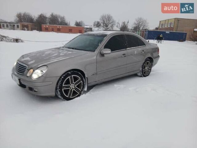 Сірий Мерседес Е-Клас, об'ємом двигуна 2.2 л та пробігом 400 тис. км за 6399 $, фото 1 на Automoto.ua