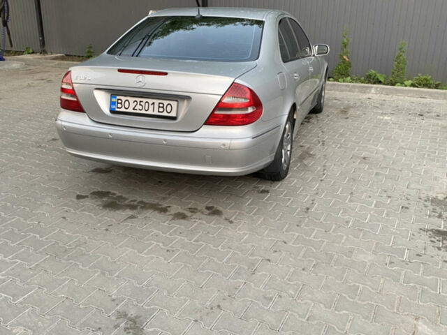 Сірий Мерседес Е-Клас, об'ємом двигуна 3.2 л та пробігом 195 тис. км за 7900 $, фото 1 на Automoto.ua