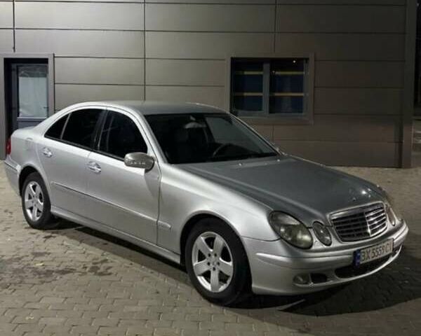 Серый Мерседес Е-Класс, объемом двигателя 2.6 л и пробегом 385 тыс. км за 5200 $, фото 1 на Automoto.ua