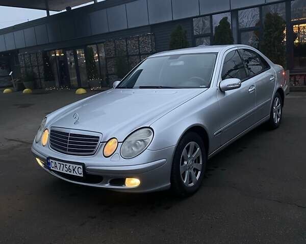 Серый Мерседес Е-Класс, объемом двигателя 3.2 л и пробегом 302 тыс. км за 8250 $, фото 1 на Automoto.ua