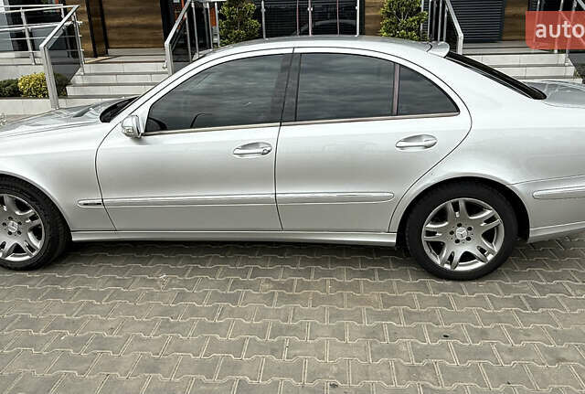 Сірий Мерседес Е-Клас, об'ємом двигуна 3.2 л та пробігом 224 тис. км за 7500 $, фото 1 на Automoto.ua