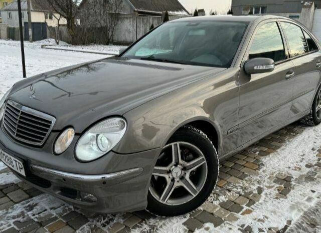 Серый Мерседес Е-Класс, объемом двигателя 1 л и пробегом 3 тыс. км за 6200 $, фото 1 на Automoto.ua