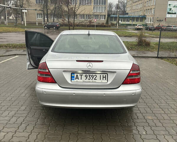 Сірий Мерседес Е-Клас, об'ємом двигуна 2.7 л та пробігом 349 тис. км за 8800 $, фото 1 на Automoto.ua