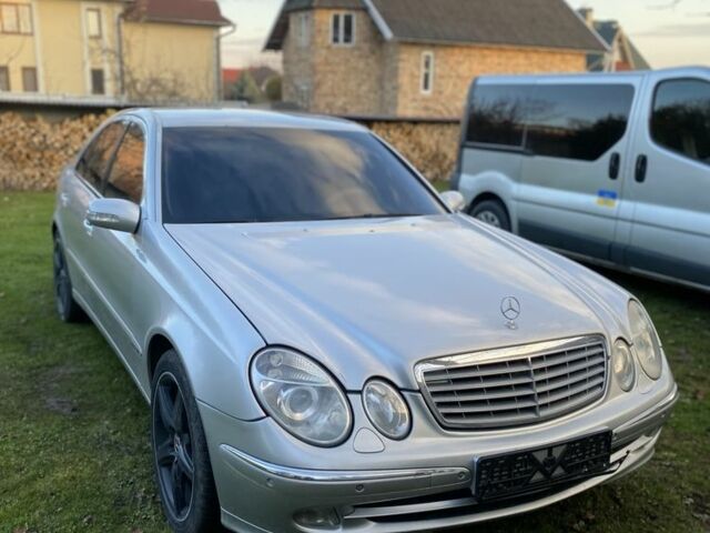 Серый Мерседес Е-Класс, объемом двигателя 2.7 л и пробегом 300 тыс. км за 3300 $, фото 1 на Automoto.ua