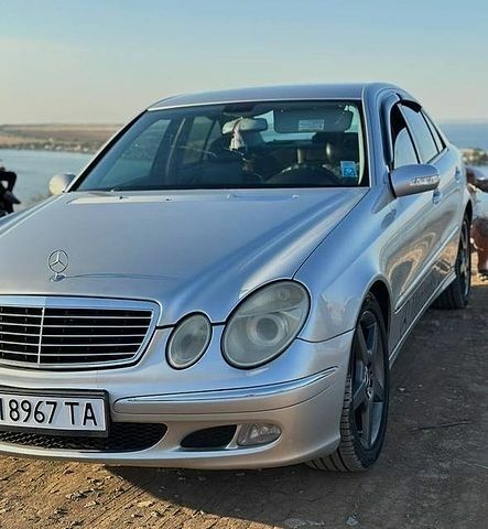 Сірий Мерседес Е-Клас, об'ємом двигуна 3.2 л та пробігом 314 тис. км за 6000 $, фото 1 на Automoto.ua
