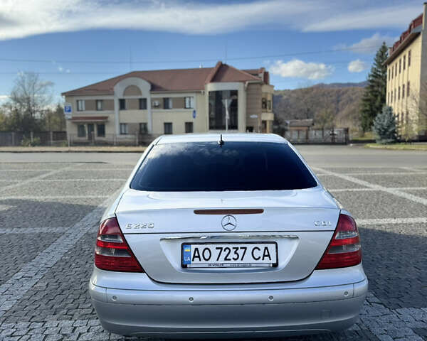 Сірий Мерседес Е-Клас, об'ємом двигуна 2.2 л та пробігом 290 тис. км за 8199 $, фото 1 на Automoto.ua