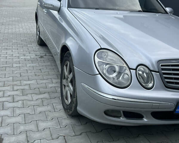 Сірий Мерседес Е-Клас, об'ємом двигуна 2.2 л та пробігом 444 тис. км за 6299 $, фото 1 на Automoto.ua