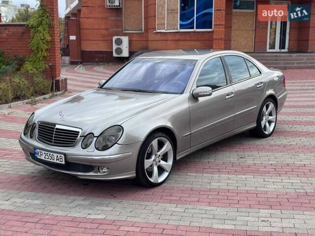Мерседес Е-Клас 2005 у Запоріжжя на Automoto.ua Сірий Мерседес Е-Клас, об'ємом двигуна 1.8 л та пробігом 247 тис. км за 5750 $, фото 1 на Automoto.ua