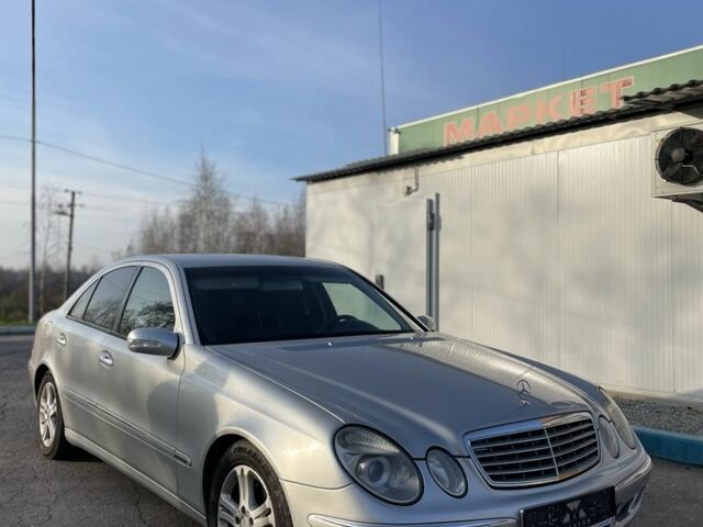 Серый Мерседес Е-Класс, объемом двигателя 2.2 л и пробегом 340 тыс. км за 3200 $, фото 1 на Automoto.ua