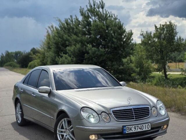 Серый Мерседес Е-Класс, объемом двигателя 3 л и пробегом 376 тыс. км за 8500 $, фото 1 на Automoto.ua