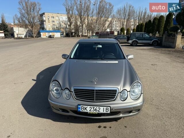 Серый Мерседес Е-Класс, объемом двигателя 2.2 л и пробегом 523 тыс. км за 6900 $, фото 1 на Automoto.ua