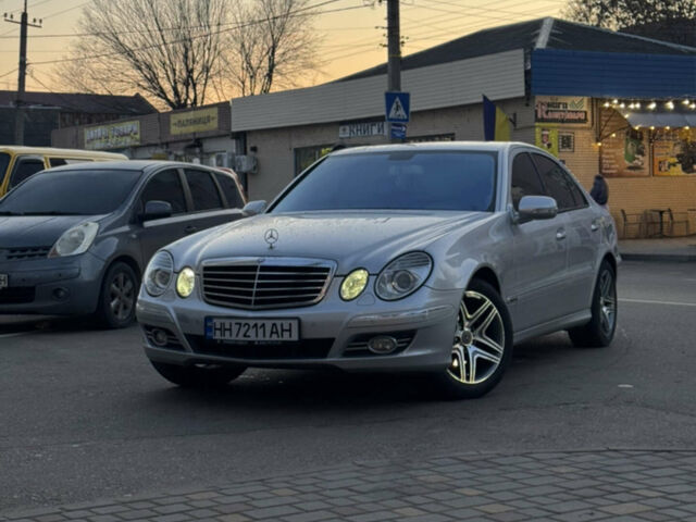 Сірий Мерседес Е-Клас, об'ємом двигуна 3 л та пробігом 319 тис. км за 10000 $, фото 1 на Automoto.ua