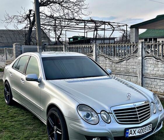 Серый Мерседес Е-Класс, объемом двигателя 1.8 л и пробегом 260 тыс. км за 8000 $, фото 1 на Automoto.ua