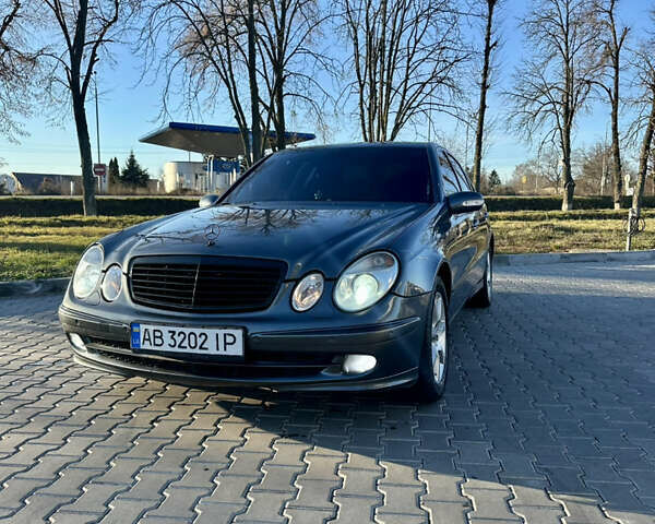 Серый Мерседес Е-Класс, объемом двигателя 2.99 л и пробегом 492 тыс. км за 8500 $, фото 1 на Automoto.ua