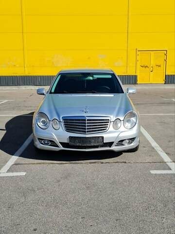 Серый Мерседес Е-Класс, объемом двигателя 1.8 л и пробегом 246 тыс. км за 7800 $, фото 1 на Automoto.ua