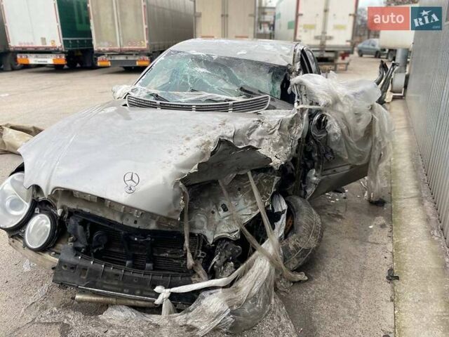 Сірий Мерседес Е-Клас, об'ємом двигуна 3 л та пробігом 280 тис. км за 2000 $, фото 1 на Automoto.ua