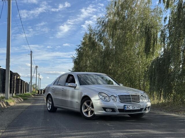 Сірий Мерседес Е-Клас, об'ємом двигуна 3 л та пробігом 291 тис. км за 5744 $, фото 1 на Automoto.ua