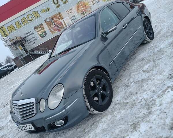 Серый Мерседес Е-Класс, объемом двигателя 3 л и пробегом 364 тыс. км за 7900 $, фото 1 на Automoto.ua