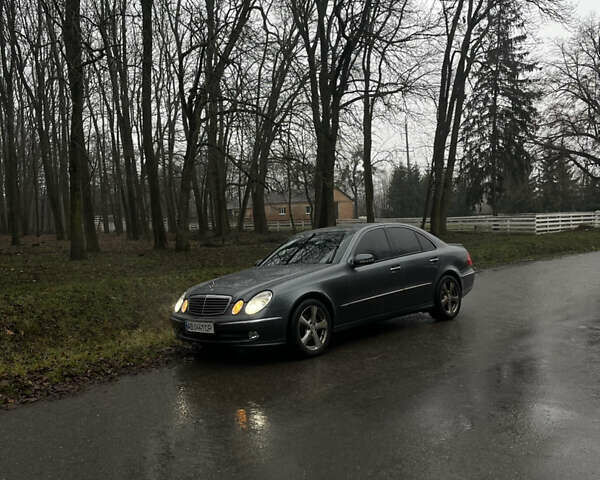 Сірий Мерседес Е-Клас, об'ємом двигуна 3 л та пробігом 296 тис. км за 8500 $, фото 1 на Automoto.ua