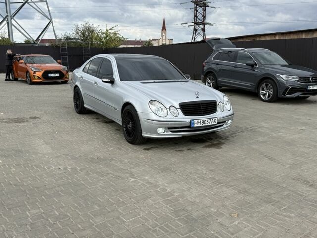 Сірий Мерседес Е-Клас, об'ємом двигуна 3 л та пробігом 300 тис. км за 9500 $, фото 1 на Automoto.ua