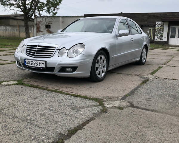Сірий Мерседес Е-Клас, об'ємом двигуна 2.99 л та пробігом 524 тис. км за 7400 $, фото 1 на Automoto.ua