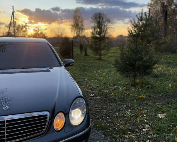 Сірий Мерседес Е-Клас, об'ємом двигуна 2.99 л та пробігом 295 тис. км за 9400 $, фото 1 на Automoto.ua