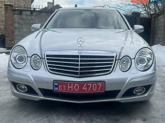 Серый Мерседес Е-Класс, объемом двигателя 2.2 л и пробегом 253 тыс. км за 11999 $, фото 1 на Automoto.ua