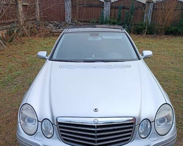 Сірий Мерседес Е-Клас, об'ємом двигуна 1.8 л та пробігом 207 тис. км за 6000 $, фото 1 на Automoto.ua