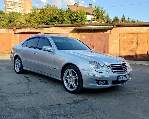 Сірий Мерседес Е-Клас, об'ємом двигуна 3 л та пробігом 440 тис. км за 11499 $, фото 1 на Automoto.ua
