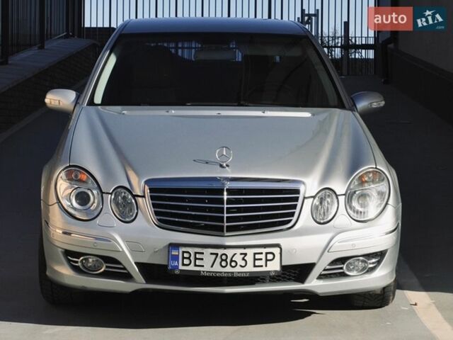 Серый Мерседес Е-Класс, объемом двигателя 2.99 л и пробегом 349 тыс. км за 8800 $, фото 1 на Automoto.ua
