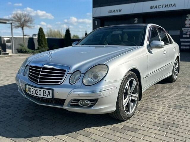 Сірий Мерседес Е-Клас, об'ємом двигуна 3 л та пробігом 144 тис. км за 13500 $, фото 1 на Automoto.ua