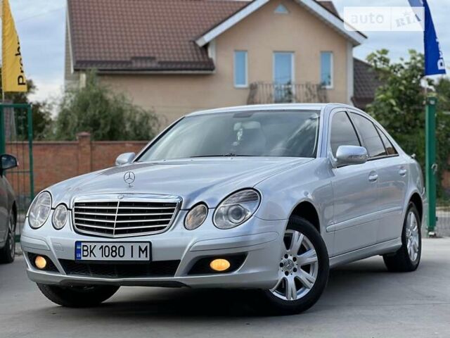 Серый Мерседес Е-Класс, объемом двигателя 2.2 л и пробегом 305 тыс. км за 7900 $, фото 1 на Automoto.ua