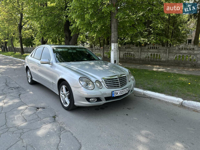Серый Мерседес Е-Класс, объемом двигателя 3 л и пробегом 411 тыс. км за 8300 $, фото 1 на Automoto.ua