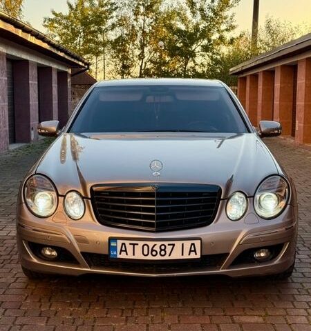 Серый Мерседес Е-Класс, объемом двигателя 2.2 л и пробегом 235 тыс. км за 11800 $, фото 1 на Automoto.ua