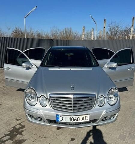 Серый Мерседес Е-Класс, объемом двигателя 3 л и пробегом 350 тыс. км за 11000 $, фото 1 на Automoto.ua