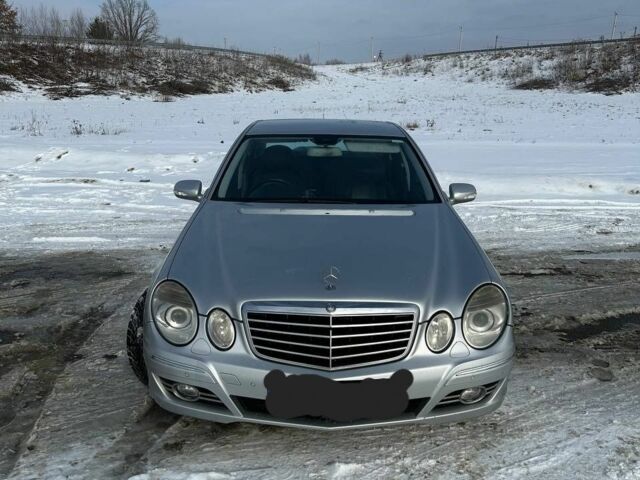 Серый Мерседес Е-Класс, объемом двигателя 2.2 л и пробегом 261 тыс. км за 3700 $, фото 1 на Automoto.ua