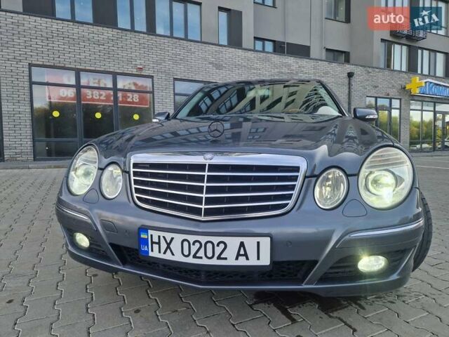 Сірий Мерседес Е-Клас, об'ємом двигуна 1.8 л та пробігом 252 тис. км за 8399 $, фото 1 на Automoto.ua