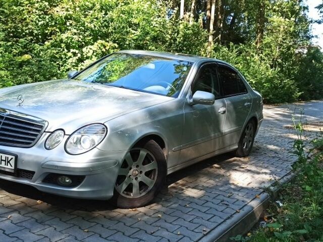 Серый Мерседес Е-Класс, объемом двигателя 1.8 л и пробегом 182 тыс. км за 9800 $, фото 1 на Automoto.ua