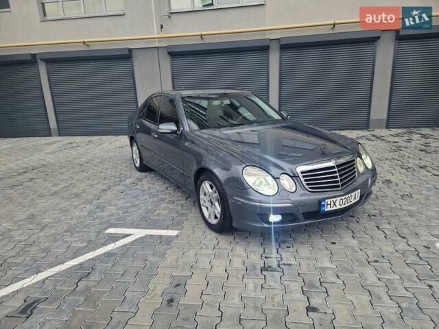 Сірий Мерседес Е-Клас, об'ємом двигуна 1.8 л та пробігом 257 тис. км за 7800 $, фото 1 на Automoto.ua