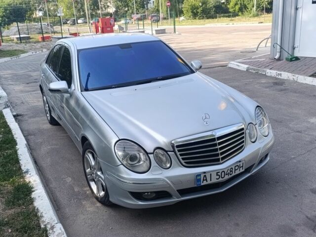 Серый Мерседес Е-Класс, объемом двигателя 2.1 л и пробегом 420 тыс. км за 8393 $, фото 1 на Automoto.ua