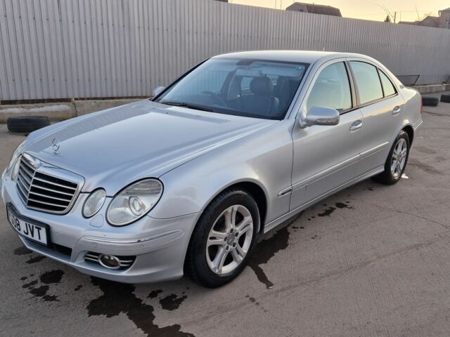 Серый Мерседес Е-Класс, объемом двигателя 2 л и пробегом 158 тыс. км за 4200 $, фото 1 на Automoto.ua