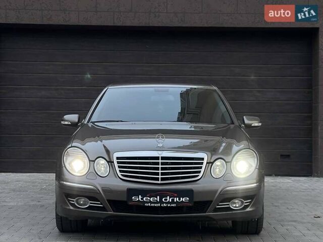 Сірий Мерседес Е-Клас, об'ємом двигуна 3 л та пробігом 310 тис. км за 8999 $, фото 1 на Automoto.ua