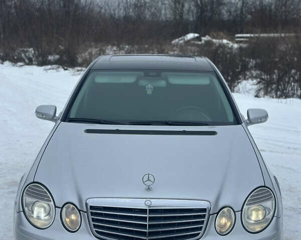 Сірий Мерседес Е-Клас, об'ємом двигуна 2.2 л та пробігом 417 тис. км за 7300 $, фото 1 на Automoto.ua