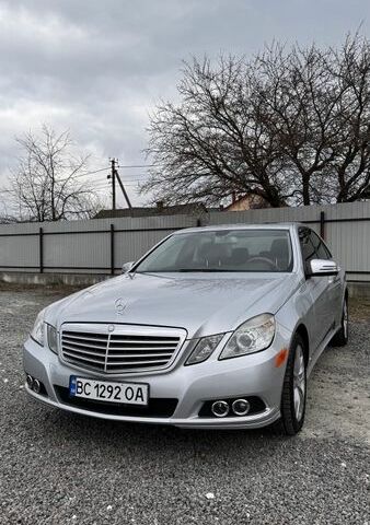 Серый Мерседес Е-Класс, объемом двигателя 3.5 л и пробегом 142 тыс. км за 15600 $, фото 1 на Automoto.ua