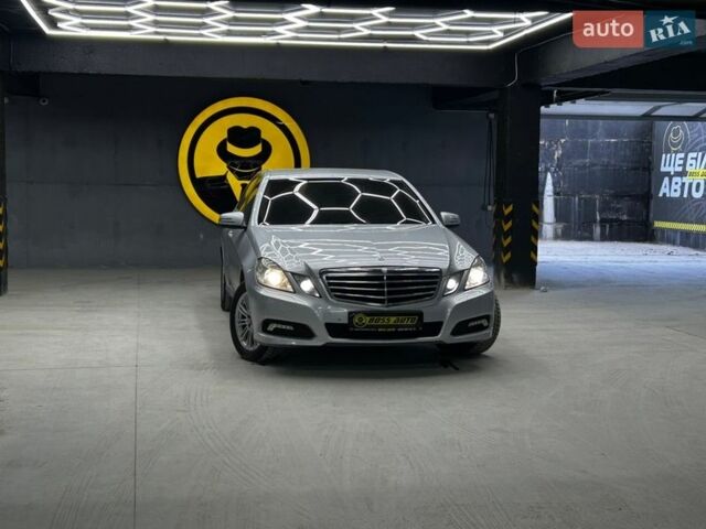 Серый Мерседес Е-Класс, объемом двигателя 2.14 л и пробегом 185 тыс. км за 11800 $, фото 1 на Automoto.ua