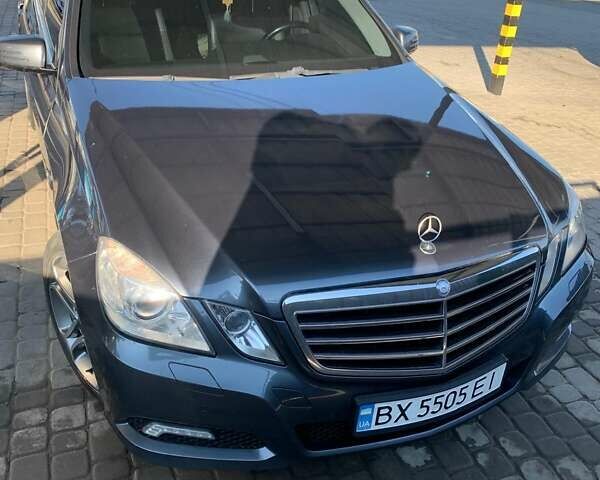 Серый Мерседес Е-Класс, объемом двигателя 2.99 л и пробегом 404 тыс. км за 14500 $, фото 1 на Automoto.ua