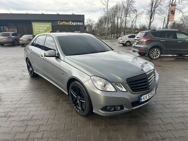 Сірий Мерседес Е-Клас, об'ємом двигуна 2.1 л та пробігом 283 тис. км за 11999 $, фото 1 на Automoto.ua