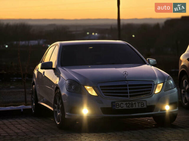 Серый Мерседес Е-Класс, объемом двигателя 2.2 л и пробегом 271 тыс. км за 10400 $, фото 1 на Automoto.ua